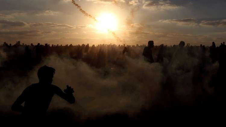 مقتل فلسطيني وإصابة العشرات بنيران القوات الإسرائيلية في غزة