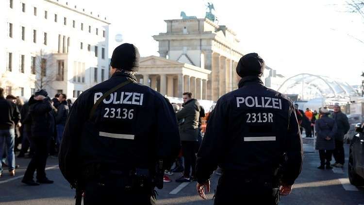 الشرطة الألمانية تعتقل سوريا وتتهمه بالتخطيط لمهاجمة إسرائيل 