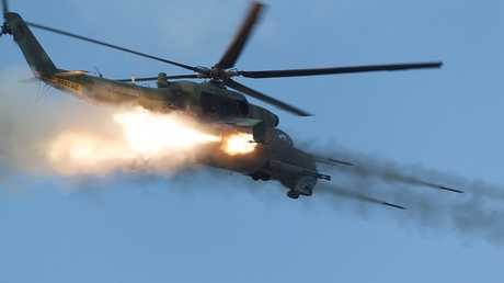 صاروخ غير موجه ينطلق من مروحية روسية