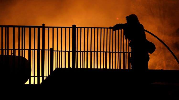 شاحن موبايل يتسبب بمقتل 8 إماراتيين من عائلة واحدة 