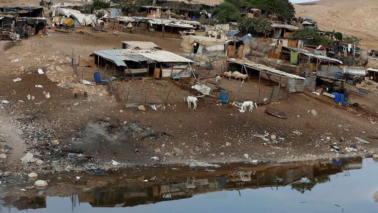 أسر بدوية فلسطينية في الخان الأحمر تناشد ميركل