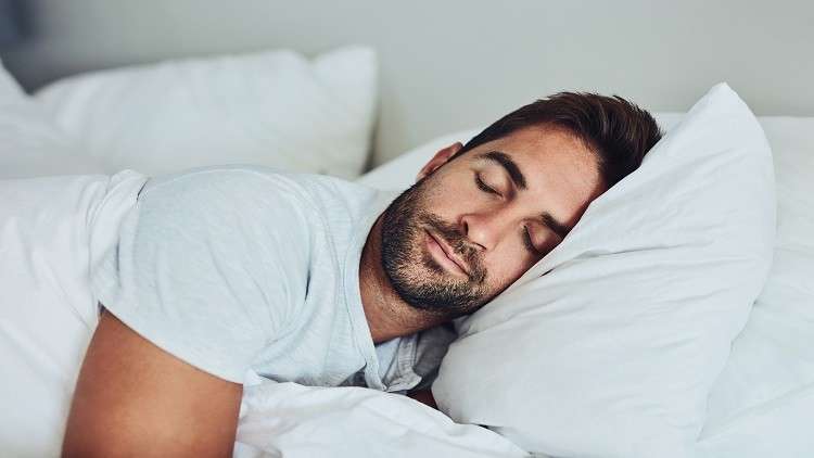 النوم الطويل يهدد الرجال البيض بالسكتة الدماغية!