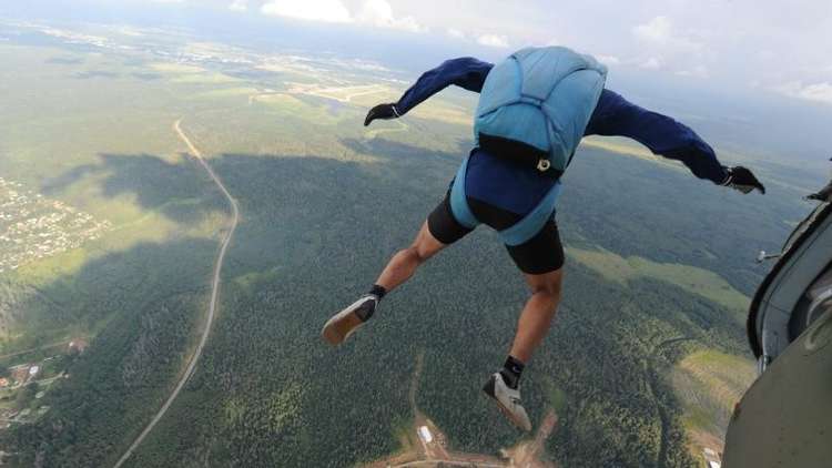 بوتين قفز بالمظلة