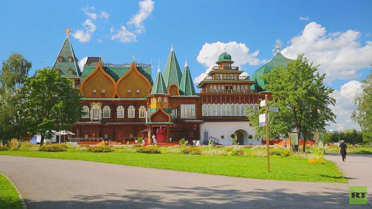 قصر القيصر الروسي أليكسي ميخايلوفيتش وظاهرة ترميم القصور الخشبية في روسيا 