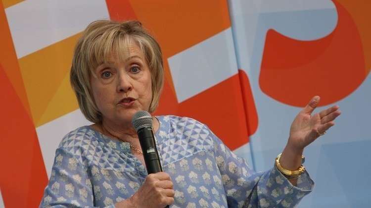 كلينتون تنأى بنفسها عن أي معلومات سريّة تخص أمن بلادها