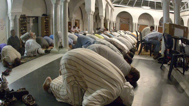 وفاة رجل أثناء أدائه الصلاة في أحد مساجد السعودية