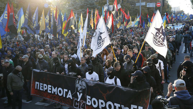 مسيرة حاشدة للقوميين الأوكرانيين تمجد النازية في كييف