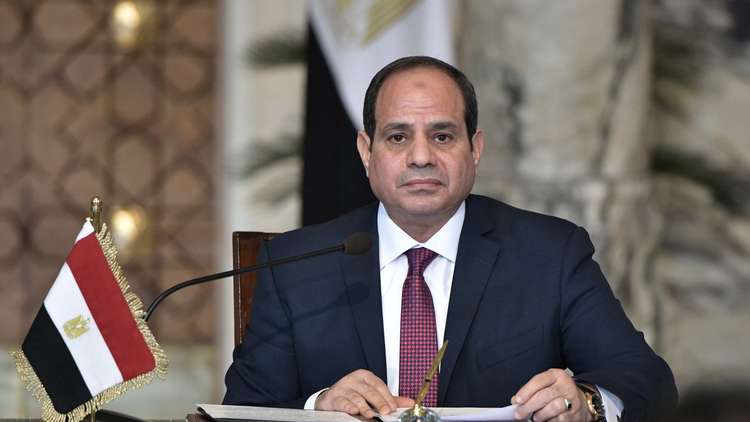 السيسي يسعى لتوسيع رحلات الطيران من روسيا إلى بلاده