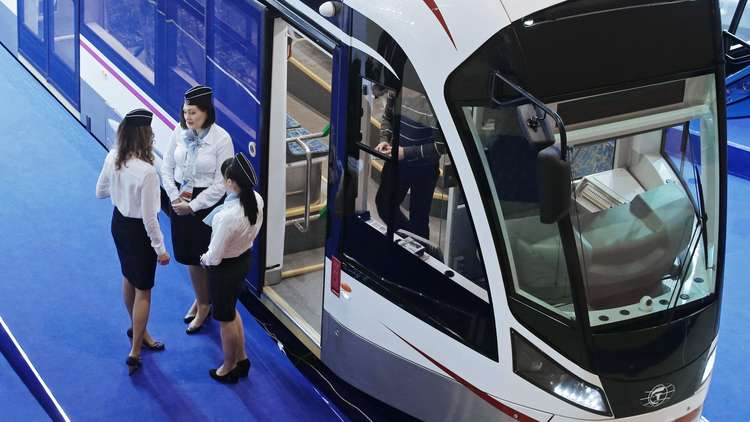 مصر وروسيا توقعان أكبر عقد في تاريخ السكك الحديدية المصرية