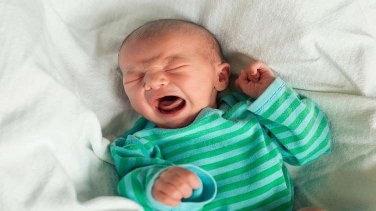 لماذا لا يذرف الأطفال حديثو الولادة دموعا عند البكاء؟