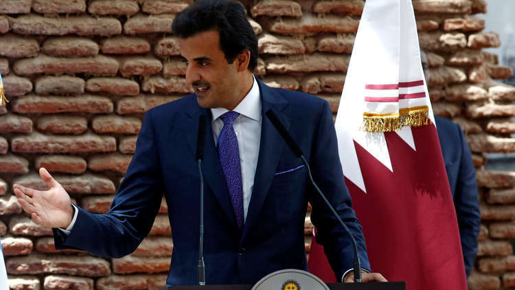 أمير قطر ينشئ صندوقا لدعم وتأمين العمال