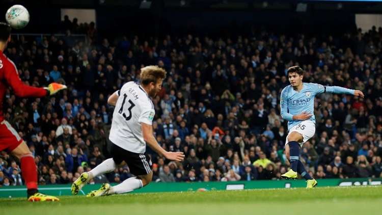 دياز المغربي الأصل يقود مانشستر سيتي لربع نهائي كأس الرابطة (فيديو)