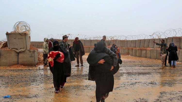 وصول قافلة مساعدات أممية إلى مخيم الركبان في سورية بجهود روسية