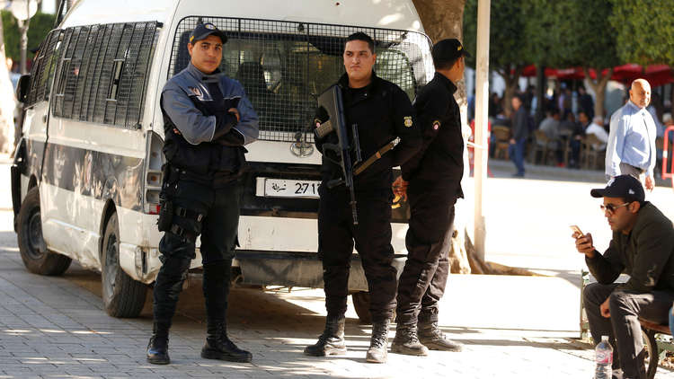 الرئيس التونسي يمدد حالة الطوارئ في البلاد لمدة شهر