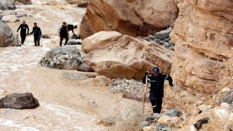 سيول جارفة جديدة تداهم مناطق في الأردن (فيديو)