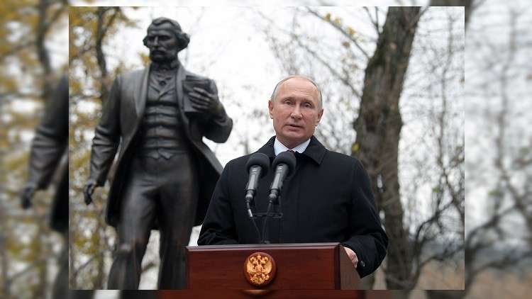 بوتين يفتتح أول نصب للروائي الروسي تورغينيف في موسكو