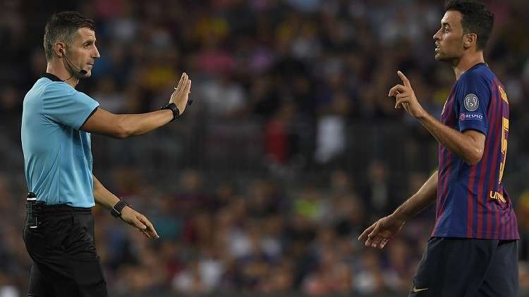 بوسكيتس معجب بقاهر برشلونة (صورة)