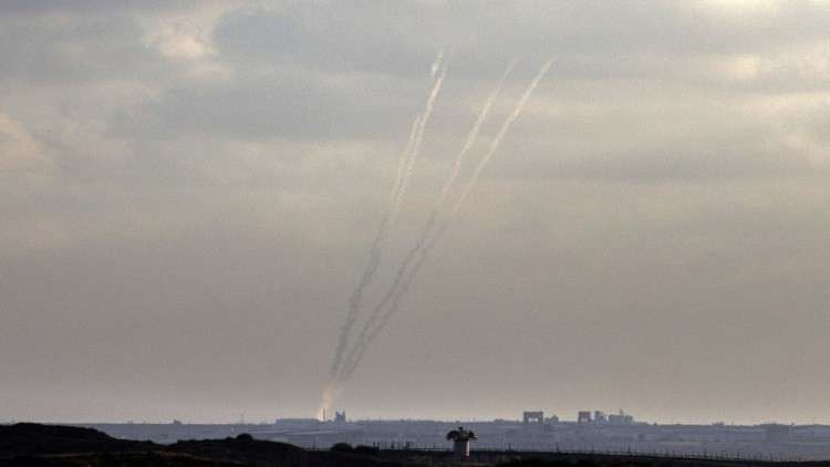 مقتل 3 فلسطينيين في قطاع غزة والفصائل تطلق عشرات القذائف الصاروخية على المستوطنات