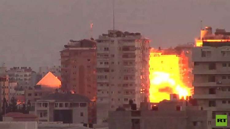استمرار التصعيد في قطاع غزة وعباس يدعو لوقف الهجوم الإسرائيلي