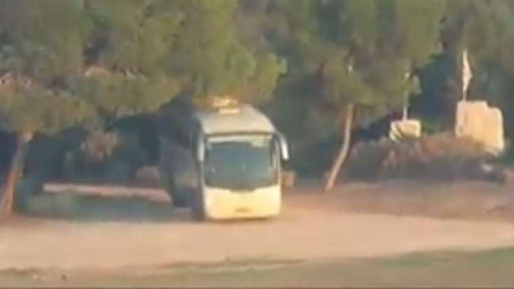 استهداف الفصائل الفلسطينية لحافلة جنود إسرائيليين شرقي غزة بصاروخ موجه