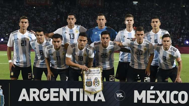 ديبالا يقود الأرجنتين إلى الفوز على المكسيك