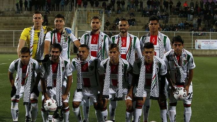 فيديو.. كأس تشيلي تتزين بألوان العلم الفلسطيني