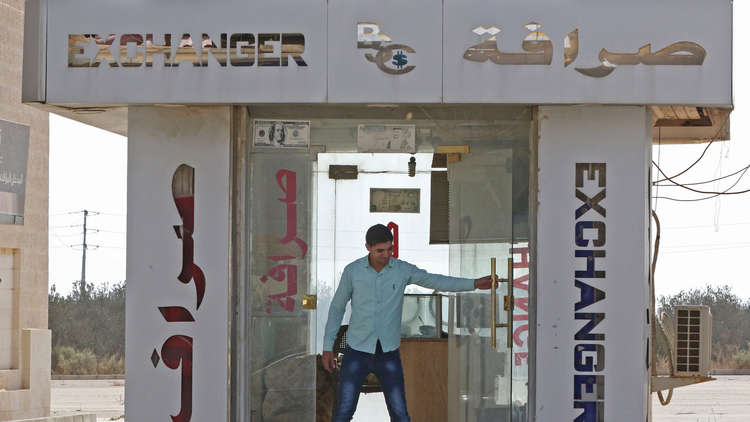 مسؤول سوري: كان من المتوقع أن يساعد معبر نصيب في تحسن الليرة