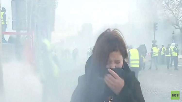 إصابة كادر RT أثناء تغطيته الاحتجاجات في باريس 