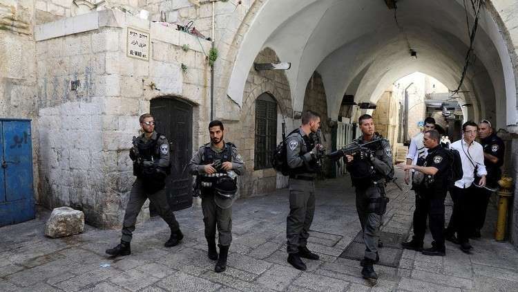 إسرائيل تعتقل محافظ القدس