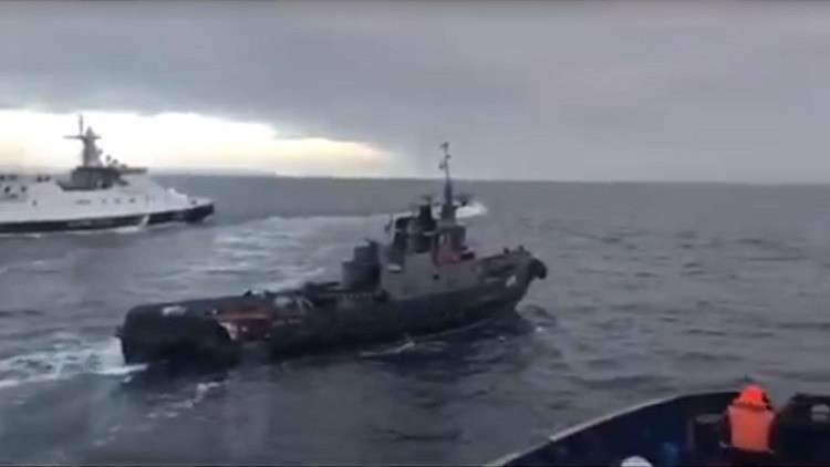 الخفر الروسي يقتاد ثلاث سفن حربية أوكرانية إلى القرم