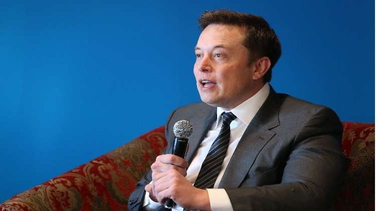 إيلون موسك قد ينطلق إلى المريخ!