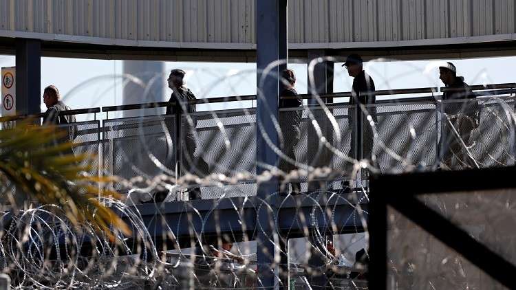 آمال طالبي اللجوء تتبخر على الحدود مع الغاز الأمريكي المسيل للدموع