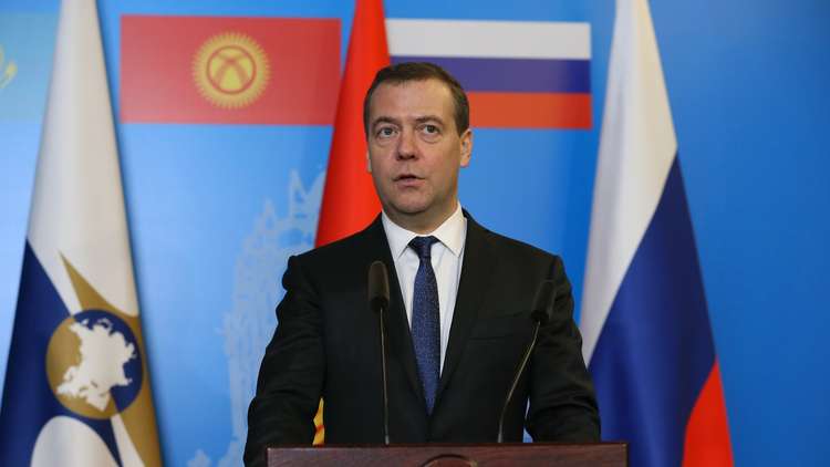 مدفيديف: أزمة كيرتش ستنعكس سلبا على الاقتصاد الأوكراني 