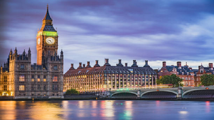 عاصفة ديانا تجتاح بريطانيا!