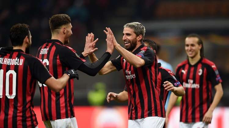 ميلان يقترب من دور الـ 32 من "يوروبا ليغ"
