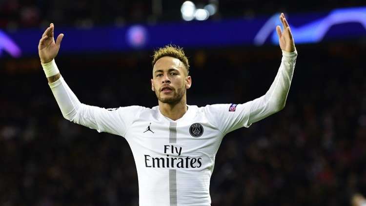 شاهد لقطة طريفة جدا.. نيمار المكار 