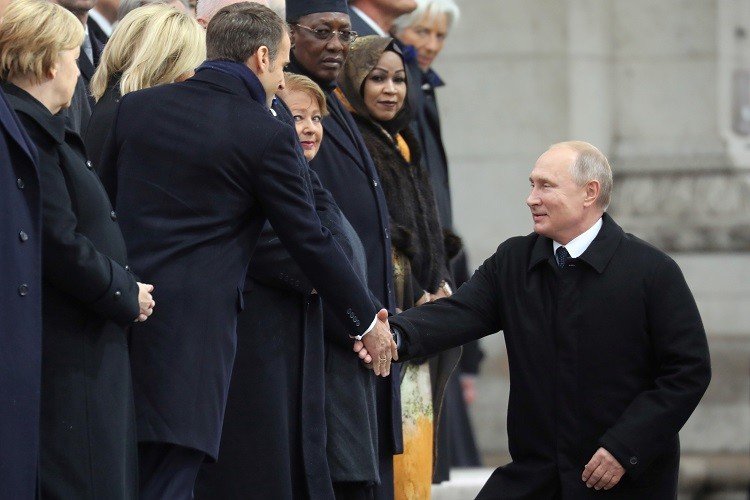 في باريس.. بوتين يلفت أنظار قادة 70 دولة دفعة واحدة