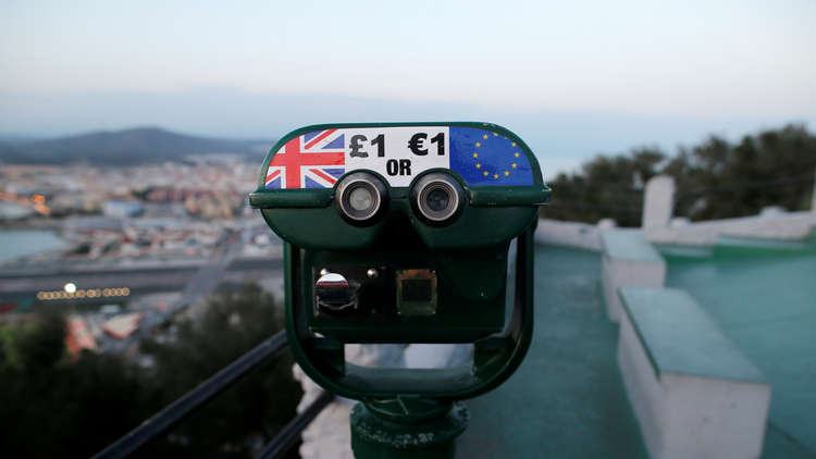 صحيفة: الاتحاد الأوروبي يخطط لتعزيز اليورو للحد من هيمنة الدولار 