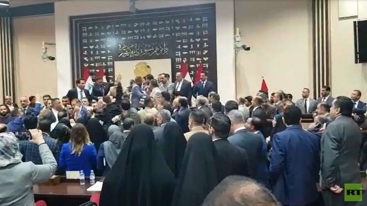 فوضى بمجلس النواب العراقي (فيديو)