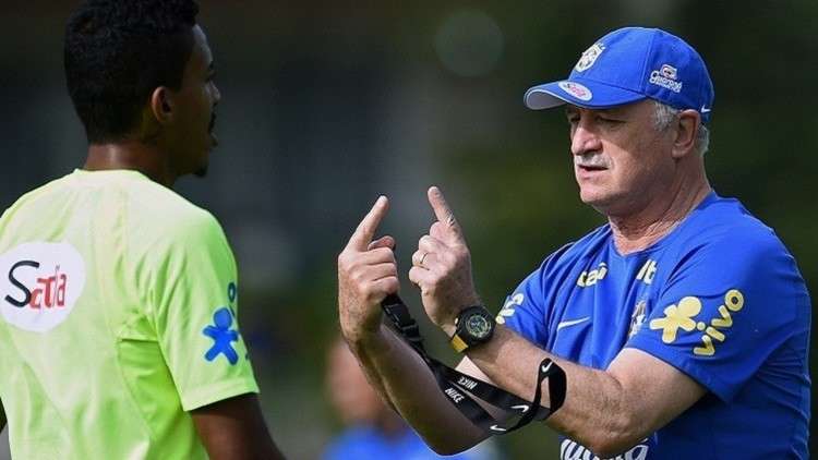 سكولاري قريب من تدريب منتخب كولومبيا