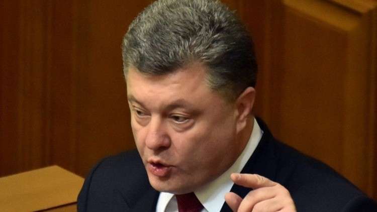 بوروشينكو يؤكد إرسال قوات إنزال جوي إلى الحدود مع روسيا