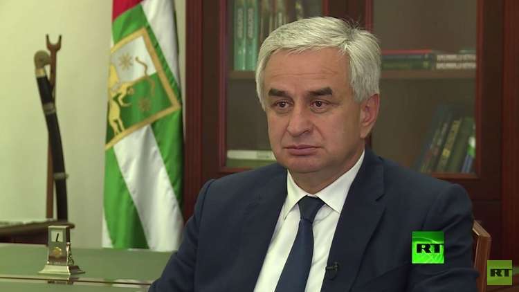 رئيس جمهورية أبخازيا لـRT: نرغب بتطوير علاقاتنا مع سوريا في مجالي المواصلات البحرية والزراعة