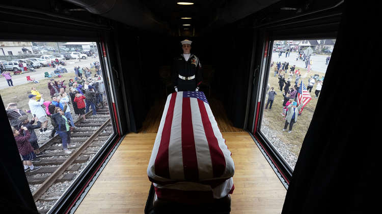 بالصور.. الوداع الأخير لبوش الأب