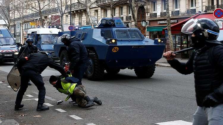 تعليق سوري على احتجاجات فرنسا: "ما حدا أحسن من حدا" 