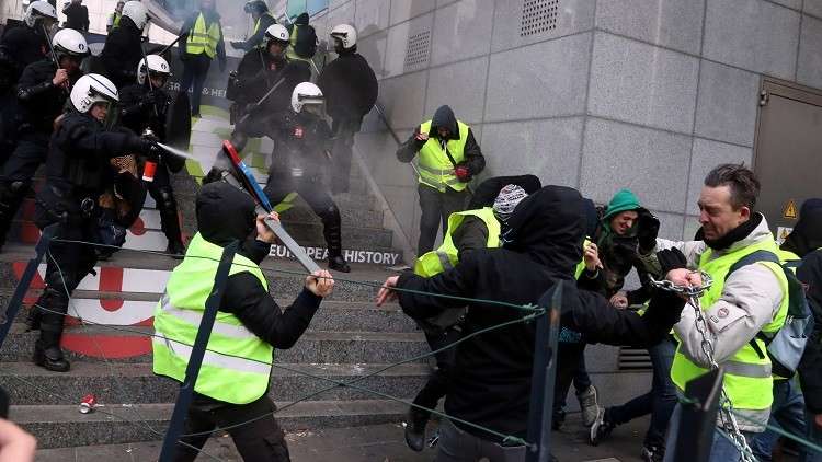 الشرطة البلجيكية تعتقل 450 من أنصار "السترات الصفراء"