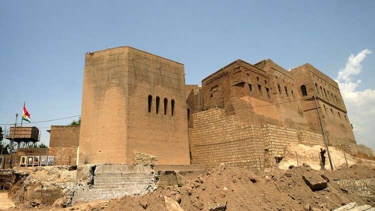 بالصور.. انهيار جزء من قلعة أربيل التاريخية في العراق 