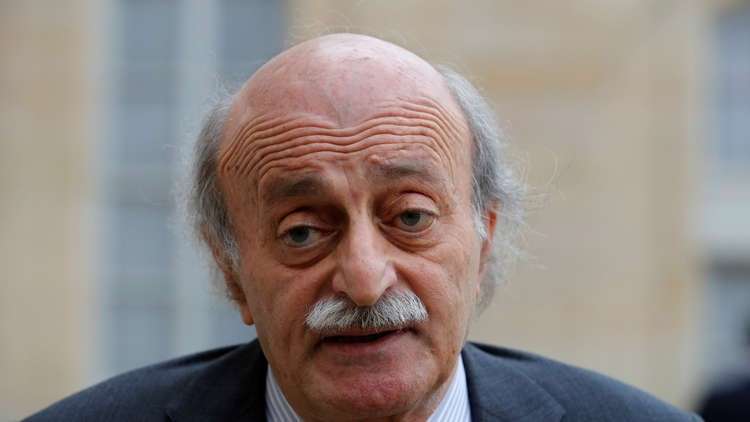 صحيفة: وليد جنبلاط مصمم على ترحيل حيّ وطى المصيطبة