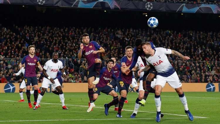 توتنهام يفرض التعادل على برشلونة ويبلغ دور الـ 16 للتشامبيونز ليغ