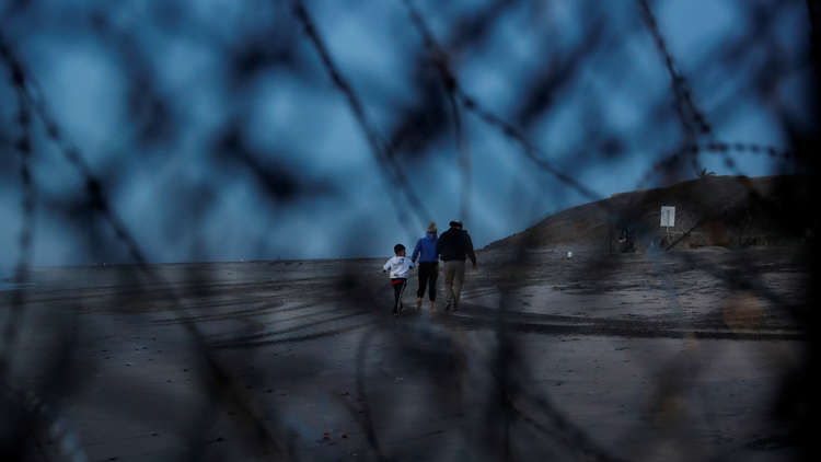 مصرع طفلة مهاجرة بعد احتجازها من قبل حرس الحدود الأمريكيين