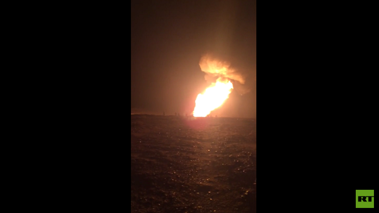 بالفيديو.. حريق هائل داخل أحد آبار البترول في مصر